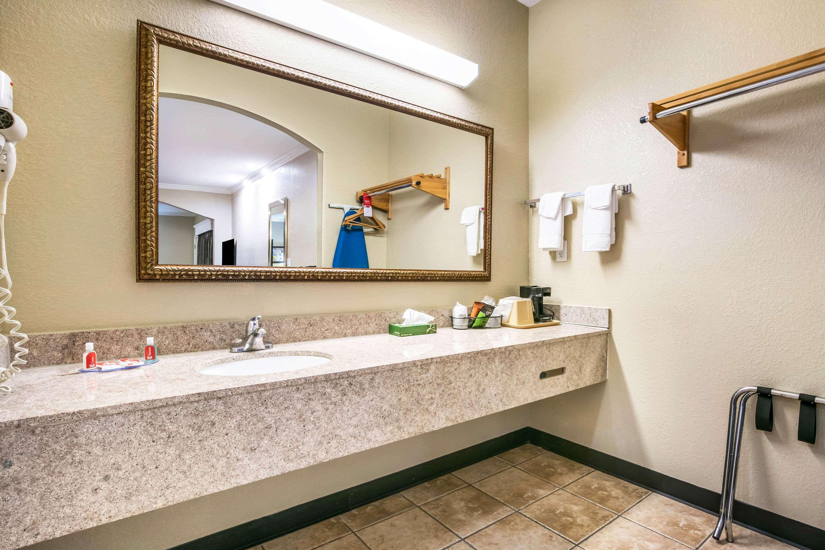 Econo Lodge Inn & Suites Horn Lake Exteriör bild