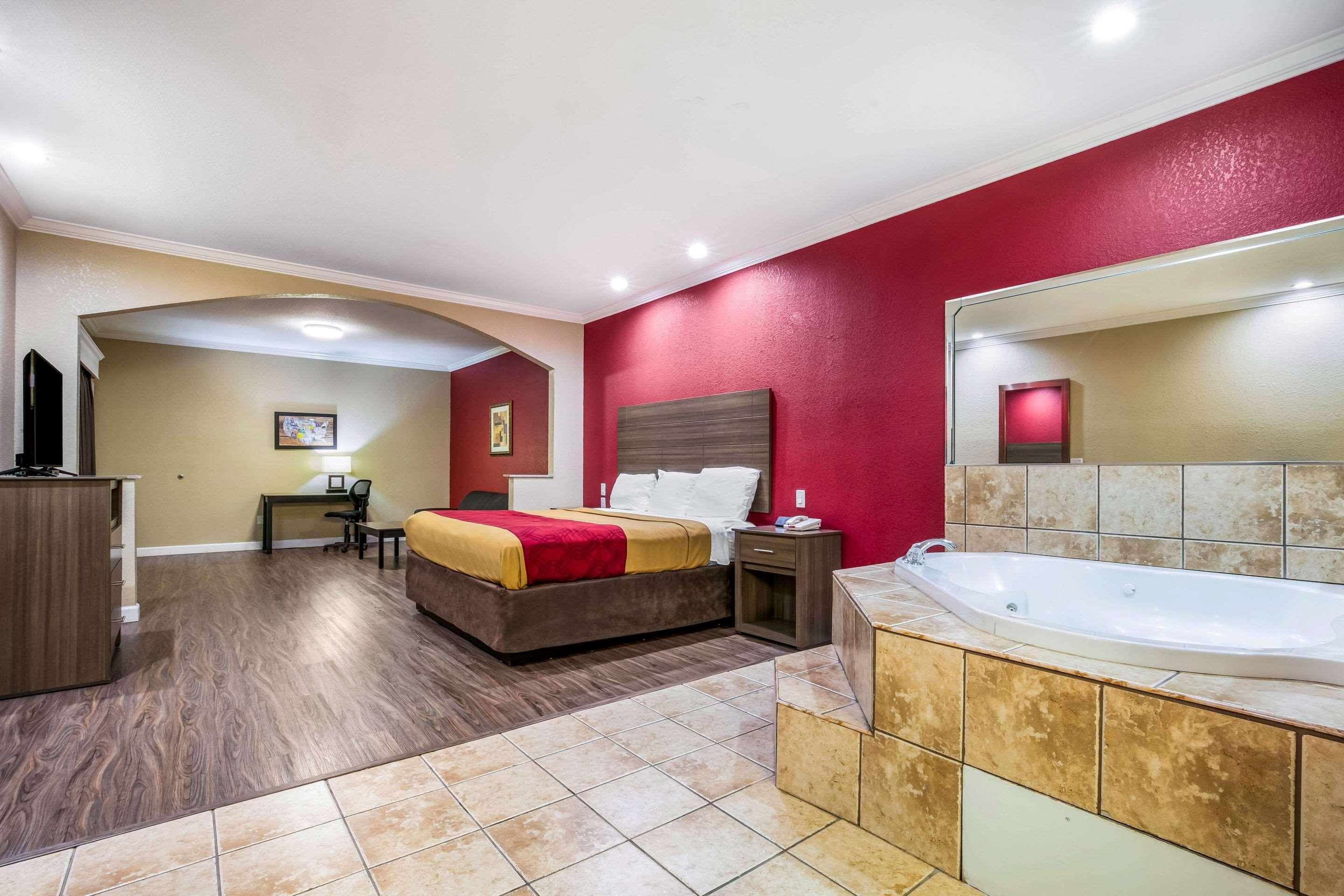Econo Lodge Inn & Suites Horn Lake Exteriör bild